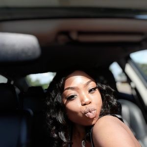 Meet your Posher, Janita